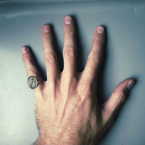  Theo Hutchcrafts hands <3