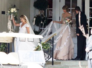  taylor cepat, swift as The Maid Of Honor at her friends wedding