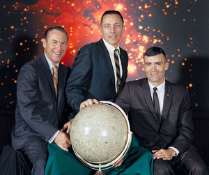  Apollo 13 Mission Crew