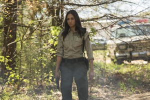 Episode Still ~ 3x02 - 'Snakes And Whatnot'