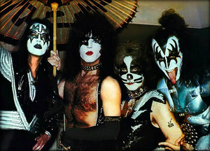  吻乐队（Kiss） ~Suita City, Japan…March 21, 1977