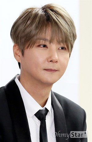  Press Conference 160327 - Hyesung