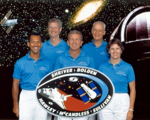  STS 31 Mission Crew
