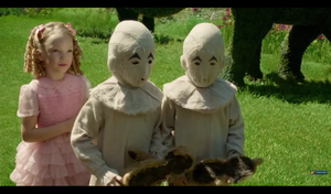  Screencap Miss Peregrine's trang chủ for Peculiar Children Trailer
