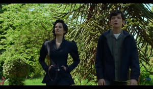  Screencap Miss Peregrine's inicial for Peculiar Children Trailer