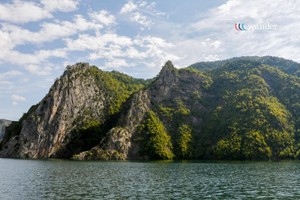  Komani Lake, Albanie