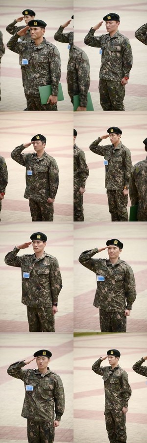  'Real Men' drops first foto's of GOT7's Jackson, BamBam, and meer entering military service