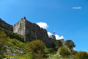  Rozafa قلعہ (Albanian: Kalaja e Rozafës) is a قلعہ near the city of Shkodër, in northwestern