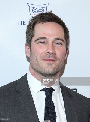  APRIL 25: Luke Macfarlane attends the 'Fully Committed' Broadway opening night at Lyceum Theatre