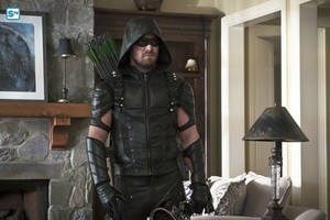  Arrow - Episode 4.22 - Lost In The Flood - Promo Pics