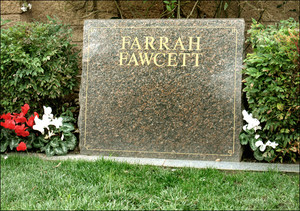  Farrah Fawcett grave