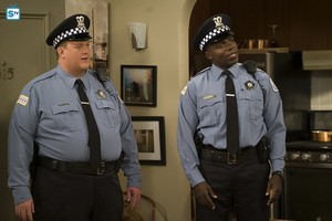  Mike and Molly - Episode 6.07 - Weekend with Birdie - Promotional fotografias