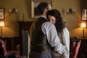  Outlander "Through a Glass, Darkly" (2x01) promotional picture