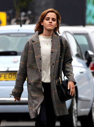  Emma Watson out and about in Londres [June 03, 2016]