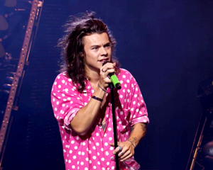  Harry in berwarna merah muda, merah muda