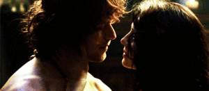  Jamie and Claire kiss-2x8