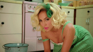  Jennifer Lopez in “Ain’t your mama” संगीत video