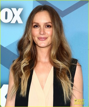  Leighton Meester promotes her new hiển thị 'Making History' at the 2016 cáo, fox Upfront Presentation