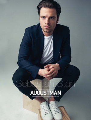  Sebastian Stan