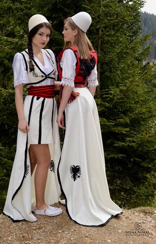 Traditional-Albanian-Costumes-traditional-clothing-of-albanians-39619578-319-500.jpg