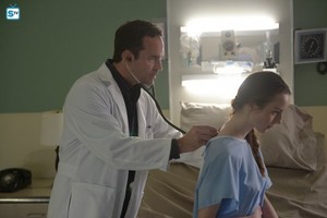 Wayward Pines "Blood Harvest" (2x02) promotional picture