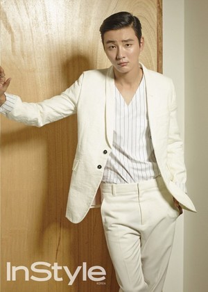 Yoon Si Yoon for 'InStyle'