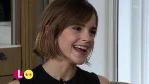  Emma Watson on Lorraine दिखाना