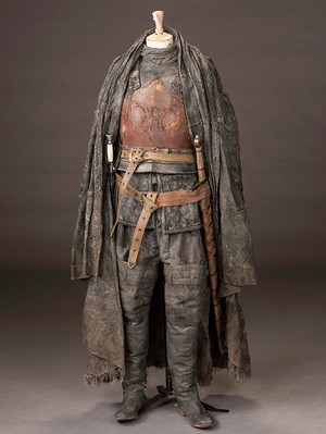  Euron Greyjoy's Costume Details