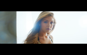  Gigi in Calvin Harris' How Deep Is Your 愛 音楽 Video
