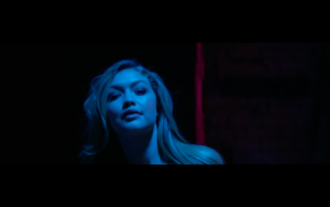  Gigi in Calvin Harris' How Deep Is Your Liebe Musik Video