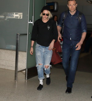  Kristen Arriving At LAX