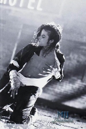 Michael In Black o White