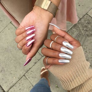  Nails