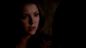  Elena realise Damon is still on the other side
