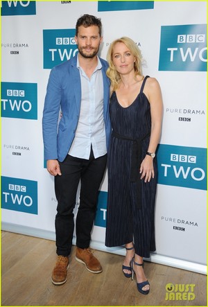  Jamie Dornan looks handsome in blue while attending a screening of his montrer The Fall