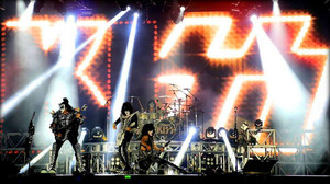  吻乐队（Kiss） ~Florianópolis, Brazil…April 20, 2015