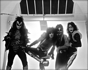 KISS ~Los Angeles, California…June 9, 1975