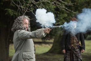  Outlander "By The Pricking of My Thumbs" (1x10) promotional picture