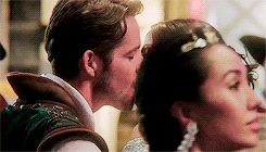 Robin and Regina kiss