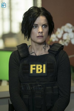  Blindspot - Episode 2.05 - Condone Untidiest Thefts - Promotional mga litrato