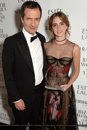  Emma Watson attends the Harper's Bazaar Women of the tahun Awards 2016 at Claridge's Hotel on October