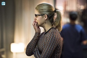  Felicity in "Canary Cry"