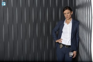  Juliette Lewis as Detective Andrea Cornell in Secrets and Lies