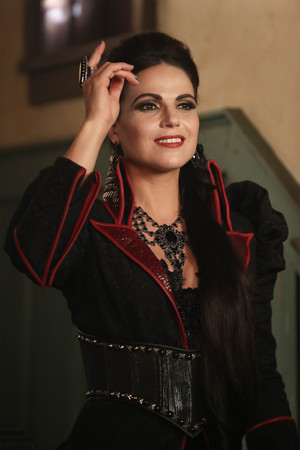  Once Upon a Time - Episode 6.05 - strada, via Rats