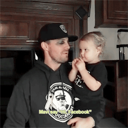  Stephen Amell and Maverick Amell: The most adorable duo to ever make a フェイスブック video
