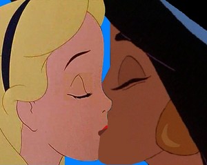 jasmine and alice kiss