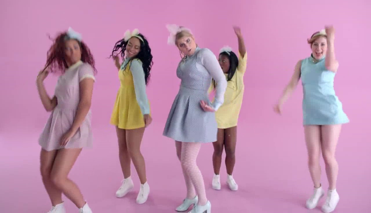all-about-that-bass-music-video-meghan-trainor-photo-40006409
