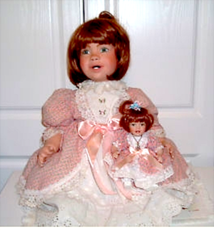  Both Debbie anak patung