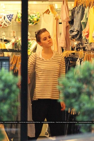 Emma Watson shopping in NYC [June 12, 2013]