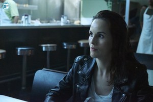  Good Behavior "From Terrible Me" (1x03) promotional picture